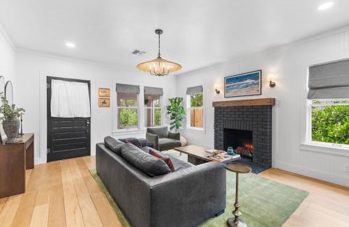 Riviera Beach House | Designer Cottage Near Beach, Singer Island & Peanut Island!