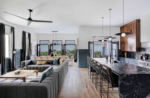 Lower Garden District House | Designer Home 1 Block to magazine| Heated Pool/Spa