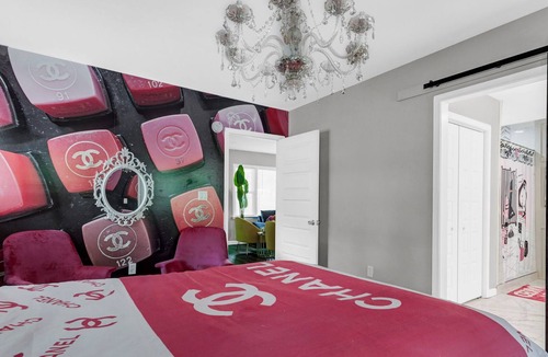 Candler-McAfee House | Designer Palace , A Stylish And Unique Experience