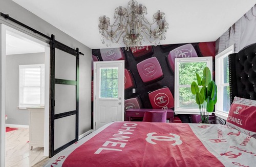 Candler-McAfee House | Designer Palace , A Stylish And Unique Experience