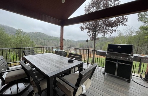 Tellico Plains House | Diamond Bear, TN Nature on 140 acres with a lake!
