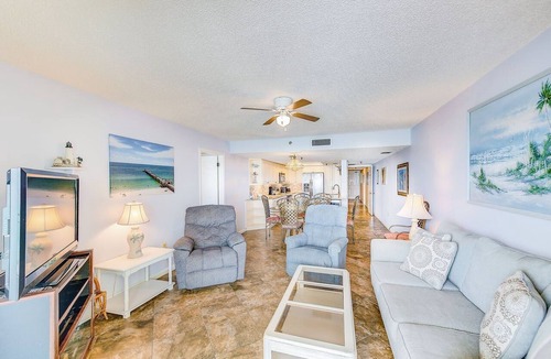 Redington Shores Condo | Direct Beachfront, Top Floor, Sleeps 10! Heated Pool 605