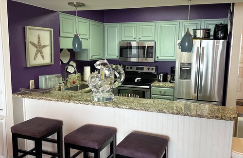 North Myrtle Beach Condo | DIRECT OCEANFRONT, MODERN, GREAT N & S VIEWS, WIFI, FULLY EQUIPPED KITCHEN