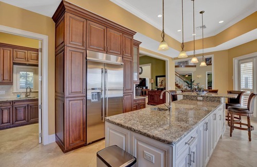 Islamorada House | Discover luxury in this 5-bedroom exquisite oceanfront pool home in beautiful Islamorada.