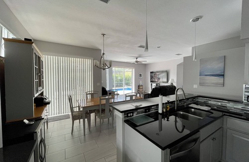 Sunset Lakes Villa | Disney Dream Stay—4BR Villa with Private Pool