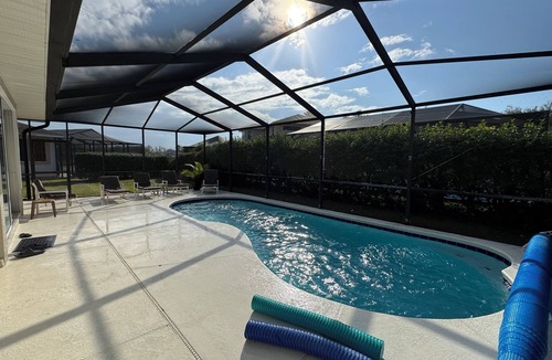 Sunset Lakes Villa | Disney Dream Stay—4BR Villa with Private Pool