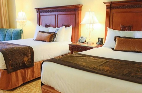 Orlando House | Disney Dream Vacation! 2 Spacious Units, Near Walt Disney World, Pools, Restaurants