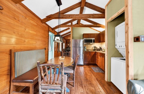 Irwinville Cabin | Disney Fort Wilderness Cabin – The Scout (Close to I-75)