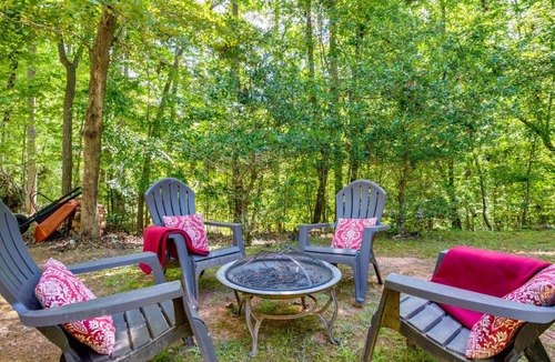 Dahlonega House | Dog-Friendly Dahlonega Home w/Private Fire Pit!
