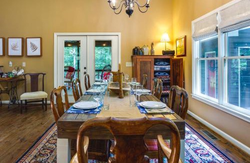Dahlonega House | Dog-Friendly Dahlonega Home w/Private Fire Pit!