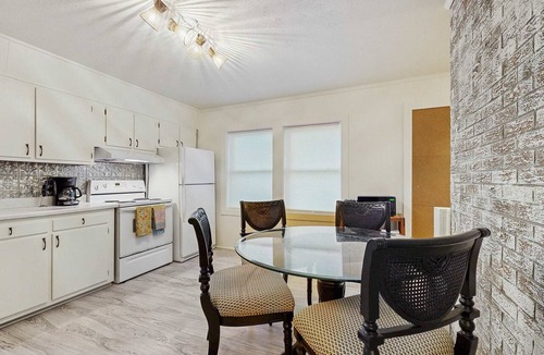 Horse Shoe House | Dog-friendly farm cottage with patio, walk to dining & Ecusta Trail, ac