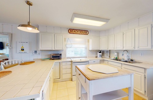 Royal Lagoons House | Dog-friendly getaway with ocean and bay views, WiFi, washer/dryer, & central A/C