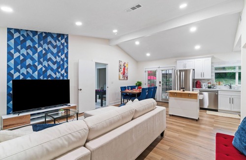 Alpharetta House | Downtown 3BD - Grill/BBQ - Game Room - Fenced Yard