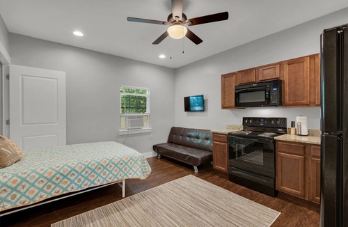 South Pensacola House | Downtown Dreams with Bicycles Included!