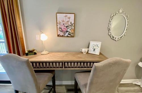 Eureka Springs Historic District House | Downtown FreeParking Wifi Main St Ste 201