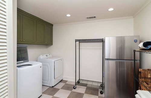 Oxford House | Downtown Hideaway