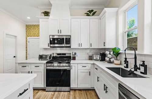 Greater Third Ward House | Downtown | Hot Tub, Fire Pit, Games & Movies