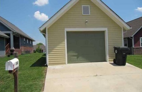 Spencer J. McCallie House | Downtown- Newly renovated, luxury in quiet neighborhood! 2miles to everything!