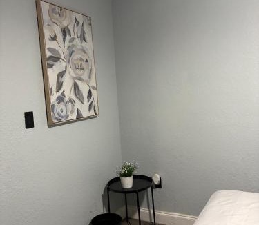 Pine Hills House | Downtown & Stadium Cozy 3 BDRM Retreat