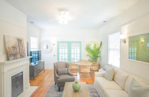 Thomas Square Apartment | Drayton Place Unit 3 by Lucky Savannah
