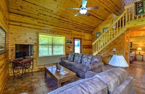 Mountain View House | Dream Valley Mountain View Cabin w/Covered Porch!