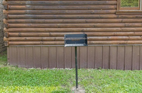 Rogers Cabin | Dreamcatcher- Firepit, WiFi, Private Hiking, 4 mins to Natural Bridge
