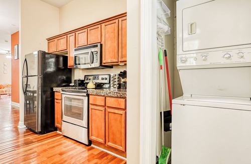 Metropolitan Apartment | Duplex by Forsyth Park - 2 King Beds - Patio & Balcony