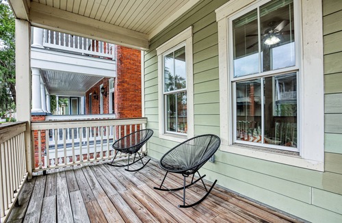 Metropolitan Apartment | Duplex by Forsyth Park - 2 King Beds - Patio & Balcony