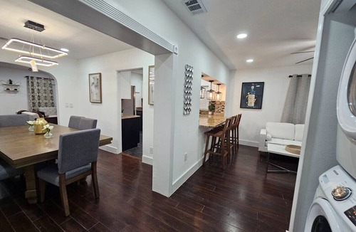 Northwest Orlando House | Duplex @College Park Sleeps 15. Close to DT & WP