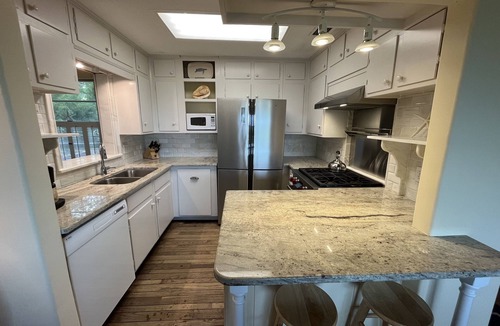 East Beach House | East Beach House 4 BR 2.5 bath. Walk 2 blocks to Beach. Marsh Views! 2 bikes.