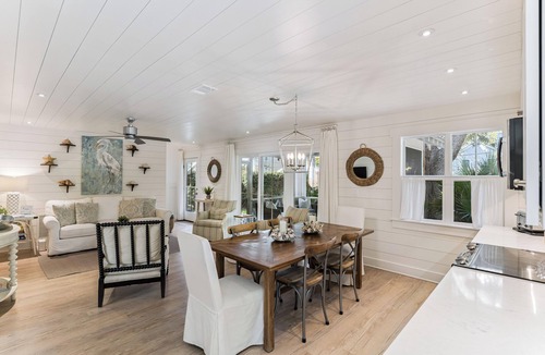 East Beach House | East Beach Retreat near Gould’s Inlet Beach Access – sleeps 6