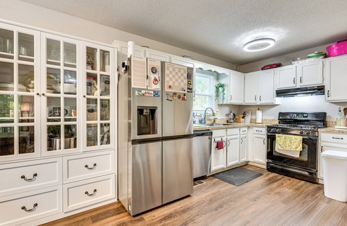 Douglasville Cottage | Easy I-20 Access to Atl: Suburban Retreat w/Yard