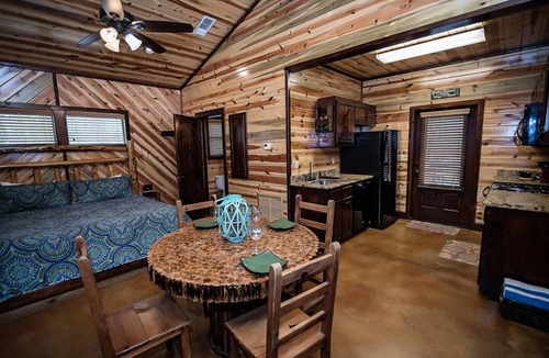 Hochatown Cabin | Easy Livin`- Broken Bow/Hochatown- 1bd