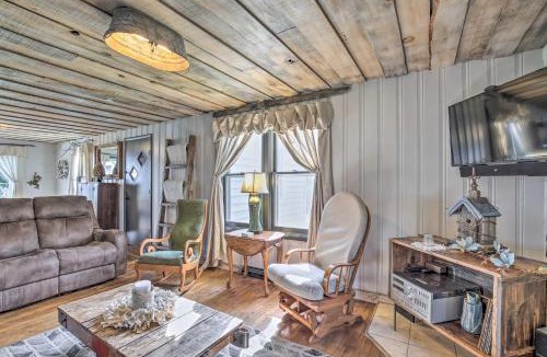 Ladysmith House | Eclectic Ladysmith Hideaway: Hike & Hunt!