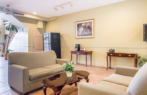 Vestavia Hills Hotel | Econo Lodge Birmingham - Hoover