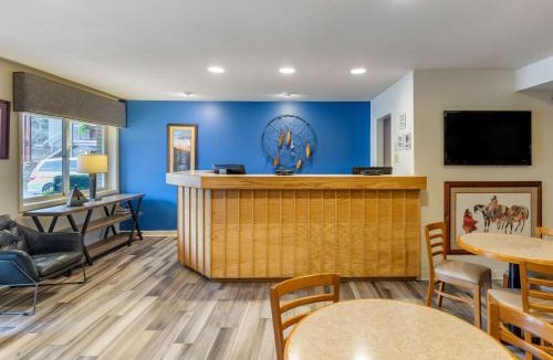 Cherokee Cabin | Econo Lodge Cherokee Near Island Park