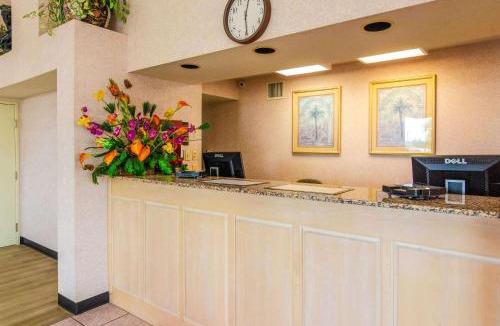 Gulfport Hotel | Econo Lodge Inn & Suites Gulfport Airport
