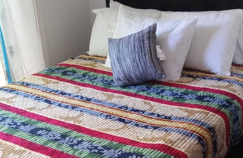 Midtown Cottage | Economical Central Guest house
