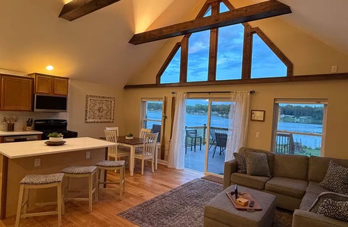 Milton House | Edgewater Escape
