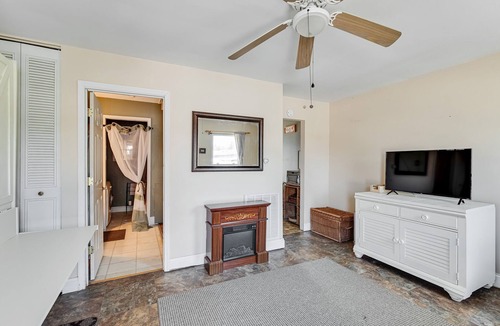 Kokomo Condo | Efficient &Charming Studio Condo with Secret Features