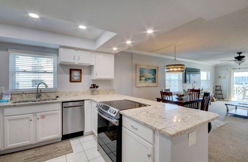 Fort Walton Beach Condo | El Matador 440 - FREE TICKETS! Your stay includes free tickets to many area attractions!