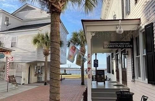 Downtown House | El Sur - Where Southern Charm meets Insta worthy