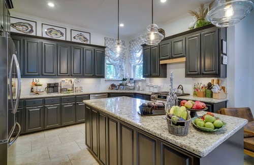 Highlands - Perkins House | Elegant Baton Rouge Home w/ Yard ~ 3 Mi to LSU!