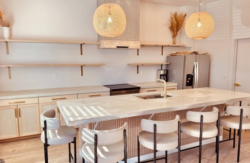 Peoplestown House | Elegant Modern Scandinavian Compound HOT TUB 12 bedrooms 6 bath Atlantan