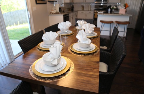 Dallas House | Elegant & Renovated Family Space-King Size Bed