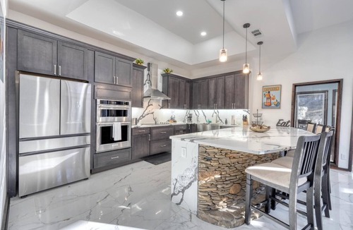 Dahlonega House | Elegant River Home w/5BRs and 4 BAs! Dog-friendly