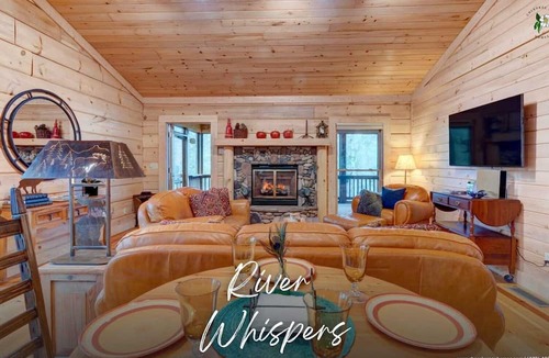 Ellijay Cabin | Ellijay Couples Cabin w/ River Access! Wet Bar