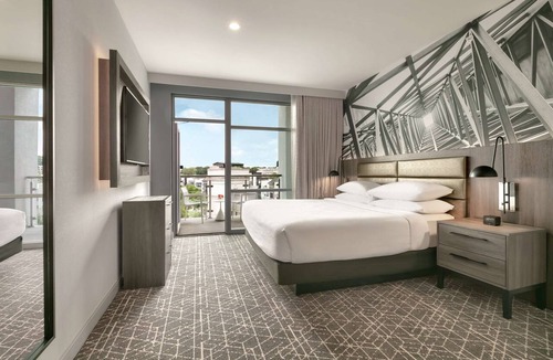 Atlantic Station Area Hotel | Embassy Suites by Hilton Atlanta Midtown