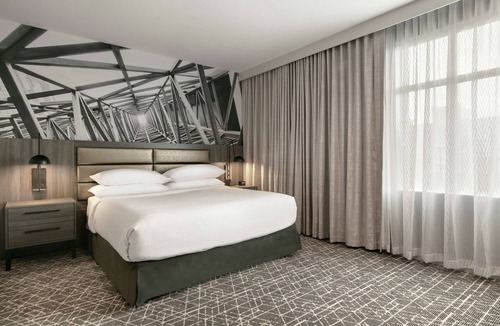 Atlantic Station Area Hotel | Embassy Suites by Hilton Atlanta Midtown