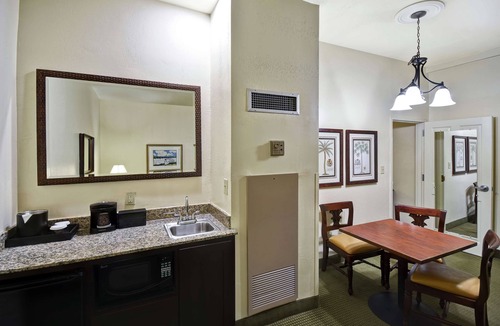 Downtown Charleston Hotel | Embassy Suites by Hilton Charleston Historic District